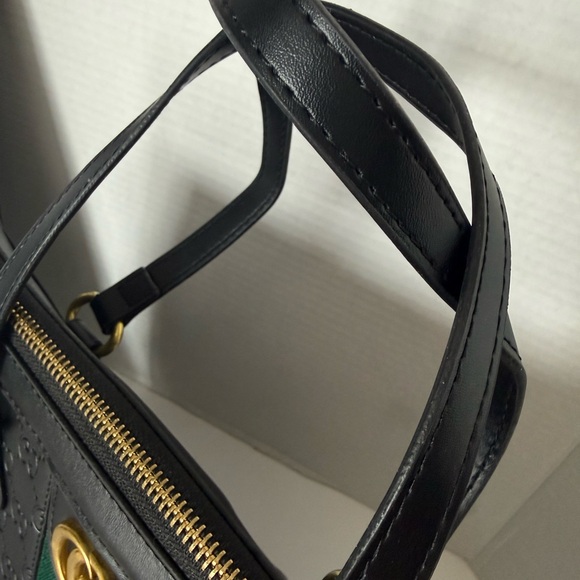 Gucci Black Embossed Shoulder Bag with Red and Green Accent - Picture 5 of 17